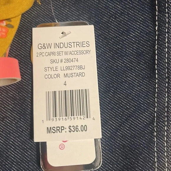 Little lass outfit and dresses with Flowers and Polka Dots size 4 - Picture 9 of 12